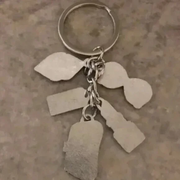 COPY - COPY - New in Package Keychain/Bag Charm - Picture 2 of 7